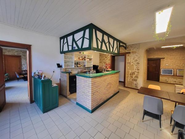 Restaurant avec habitation à Caudrot