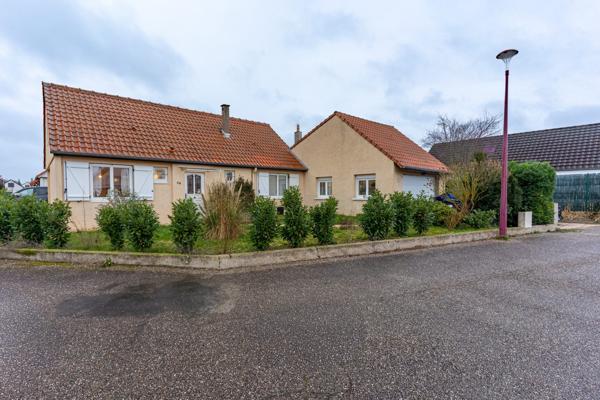 Maison Individuelle avec 4 Chambres