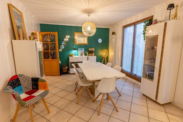 Maison Individuelle avec 4 Chambres