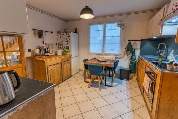 Maison Individuelle avec 4 Chambres