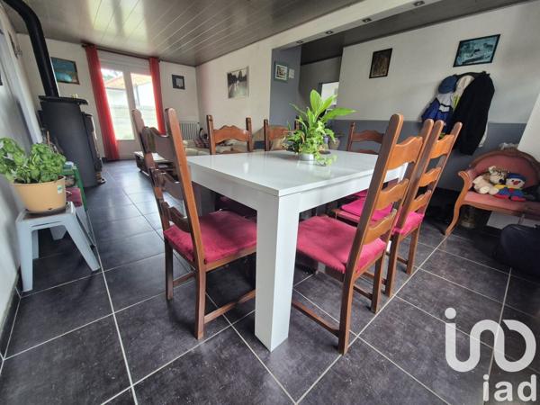 Maison traditionnelle 6 pièces de 132 m² à Le Pellerin (44640)