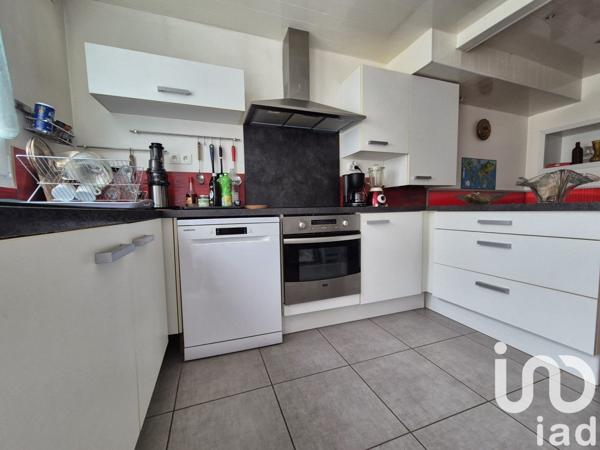 Maison traditionnelle 6 pièces de 132 m² à Le Pellerin (44640)