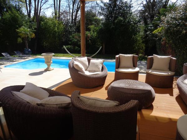 Propriété d'Exception située au Centre-Ville de Montmorency au Calme Absolu