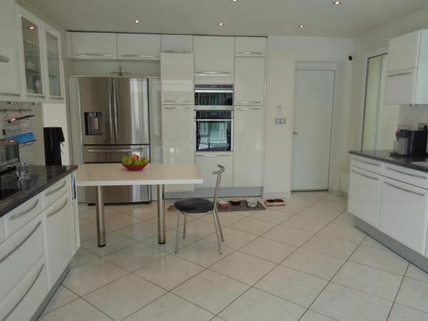 Propriété d'Exception située au Centre-Ville de Montmorency au Calme Absolu