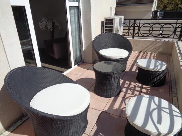 Propriété d'Exception située au Centre-Ville de Montmorency au Calme Absolu