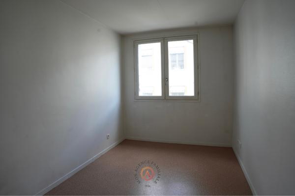 Appartement
                                                                                                                                                                                                                                                                                                                        3 pièce(s)                                                                                                                                                                                                          2 chambre(s)                                                                                                                                                                                                          65.24  m²