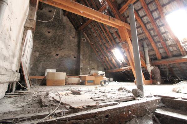 A VENDRE - Combles aménageables Chalon Sur Saône 1 pièce