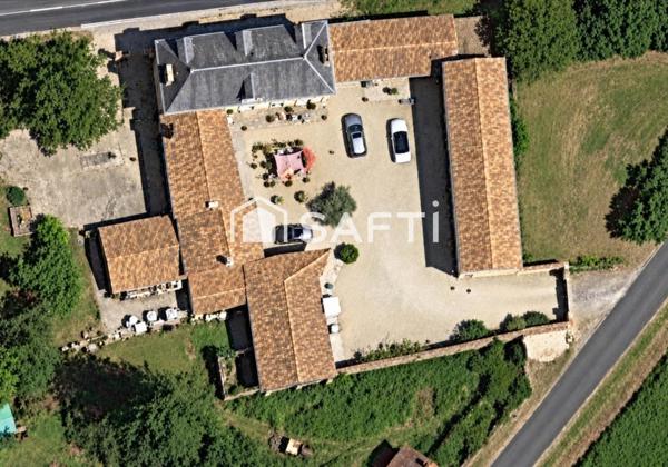 Relais de Poste avec dépendances de 1860 en TBE