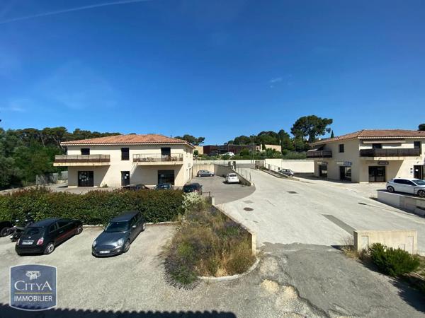 Local commercial à louer 70.39m² Sanary-sur-Mer (83110)