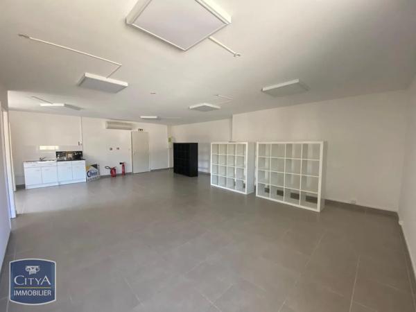 Local commercial à louer 70.39m² Sanary-sur-Mer (83110)