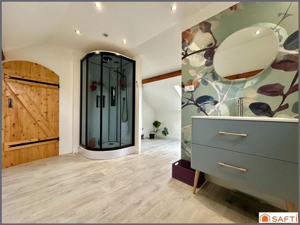 Longère avec 5 chambres entièrement rénovée intérieurement