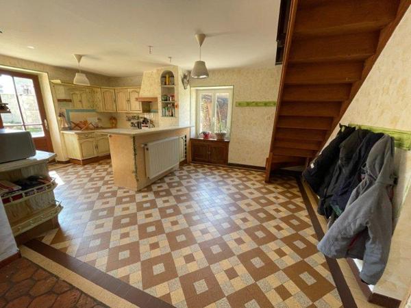 CORPS DE FERME avec dépendances