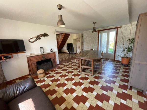 CORPS DE FERME avec dépendances