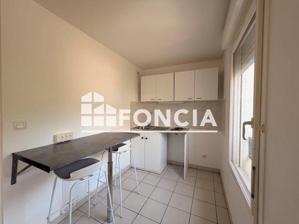 Location Studio 27.86 m² - 1-3-5 AVENUE DE L'EUROPE Le Coudray 28630