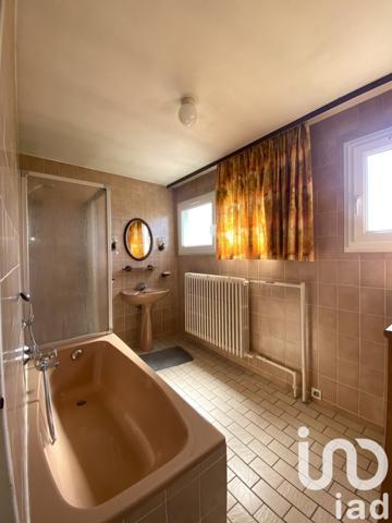 Maison 6 pièces de 101 m² à Creutzwald (57150)