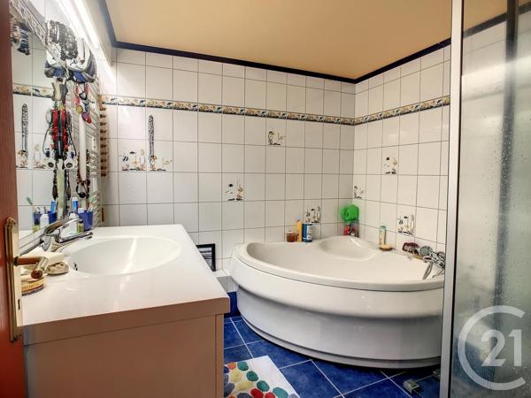 Maison à vendre  10 pièces - 250 m2 MENETROL - 63