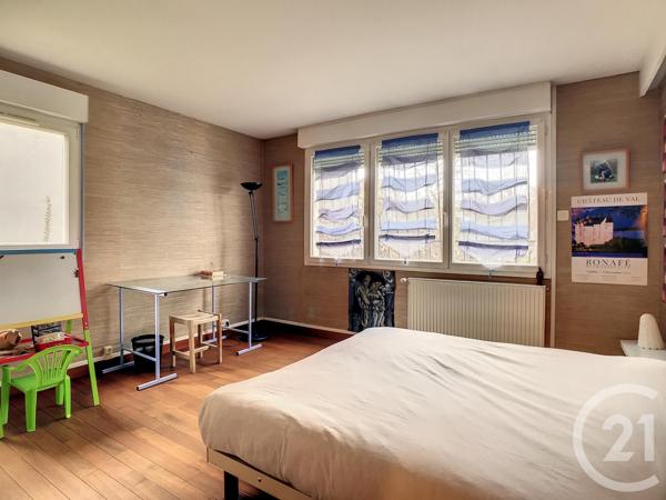 Maison à vendre  10 pièces - 250 m2 MENETROL - 63