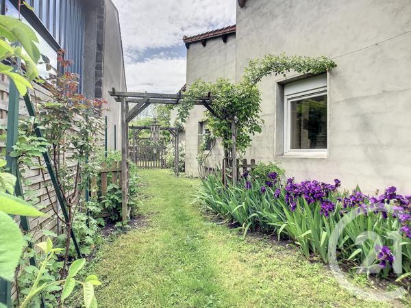 Maison à vendre  10 pièces - 250 m2 MENETROL - 63