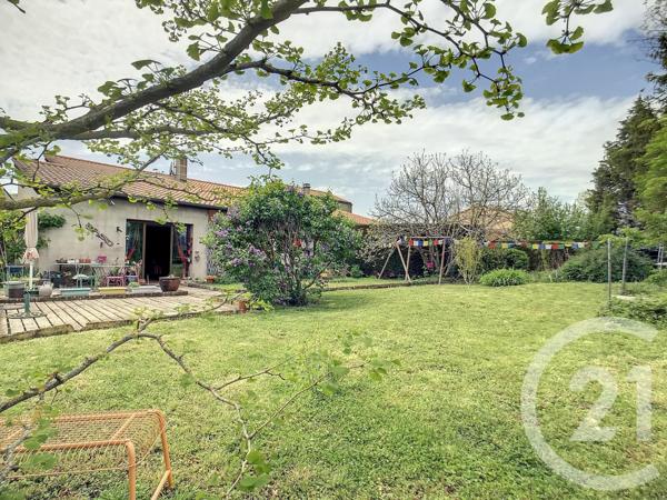 Maison à vendre  10 pièces - 250 m2 MENETROL - 63