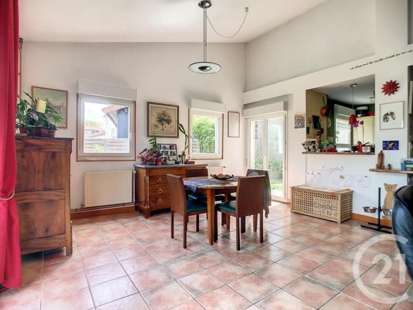 Maison à vendre  10 pièces - 250 m2 MENETROL - 63