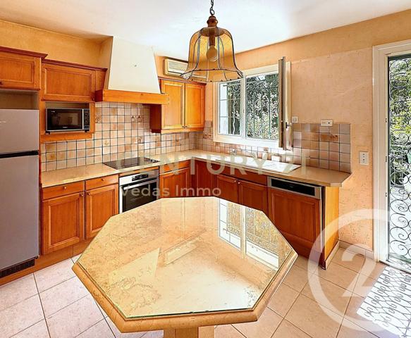 Maison à vendre  6 pièces - 188 m 2   ST JEAN DE VEDAS  - 34
