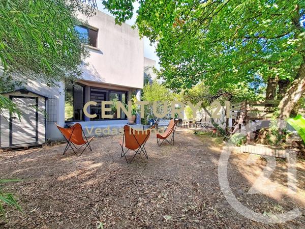 Maison à vendre  6 pièces - 188 m 2   ST JEAN DE VEDAS  - 34