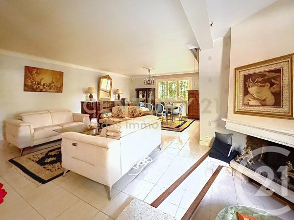 Maison à vendre  6 pièces - 188 m 2   ST JEAN DE VEDAS  - 34