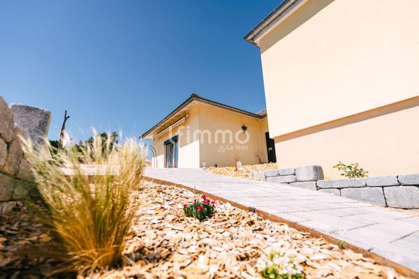 Maison plain-pied 119 m²-jardin-piscine-garage-terrain 6,95 ares