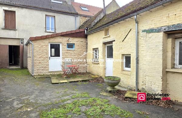 AUNEAU JOLIE MAISON FAMILIALE 7 pièces ,135 m2