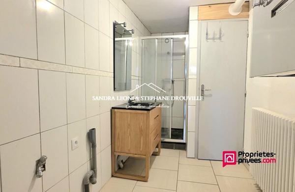 AUNEAU JOLIE MAISON FAMILIALE 7 pièces ,135 m2