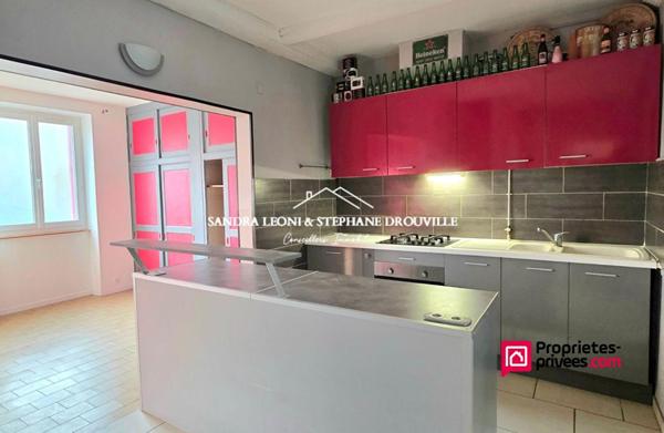 AUNEAU JOLIE MAISON FAMILIALE 7 pièces ,135 m2