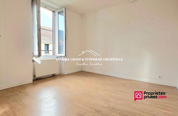 AUNEAU JOLIE MAISON FAMILIALE 7 pièces ,135 m2