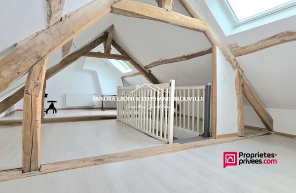 AUNEAU JOLIE MAISON FAMILIALE 7 pièces ,135 m2