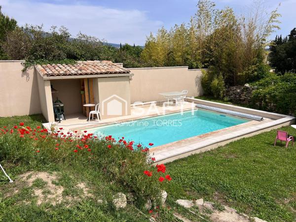 Ensemble immobilier composé de 2 maisons avec piscine et terrain