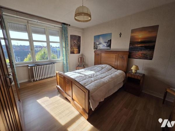 MARCQ EN BAROEUL - DANS UN SUPERBE SECTEUR A PROXIMITE DES COMMODITES, MAISON EN BEL ETAGE DE 152 M