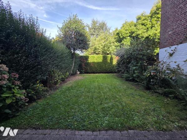 MARCQ EN BAROEUL - DANS UN SUPERBE SECTEUR A PROXIMITE DES COMMODITES, MAISON EN BEL ETAGE DE 152 M