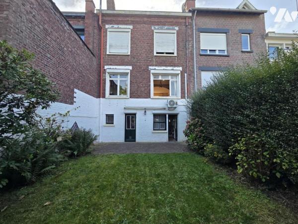 MARCQ EN BAROEUL - DANS UN SUPERBE SECTEUR A PROXIMITE DES COMMODITES, MAISON EN BEL ETAGE DE 152 M