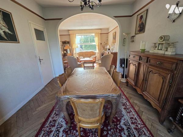 MARCQ EN BAROEUL - DANS UN SUPERBE SECTEUR A PROXIMITE DES COMMODITES, MAISON EN BEL ETAGE DE 152 M