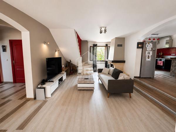 Charmante maison 4 pièces avec vue mer à Borgo - À vendre 390 000€