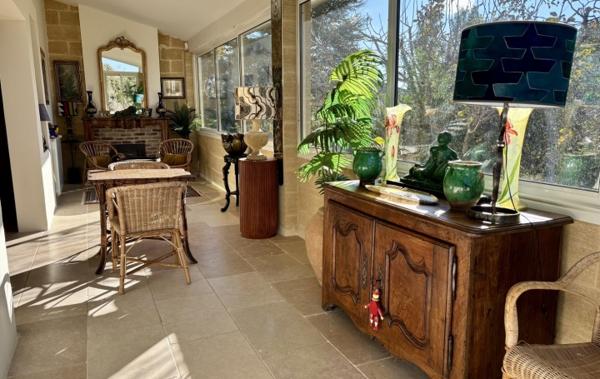 Vente Villa METICULEUSEMENT ENTRETENUE rénové(e) Uzes   