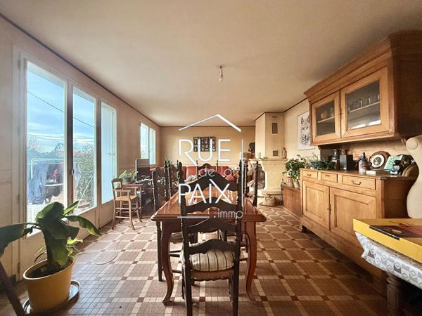 79330 SAINT VARENT Maison à Saint Varent - 90 m2