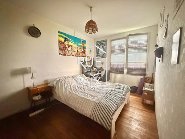 79330 SAINT VARENT Maison à Saint Varent - 90 m2