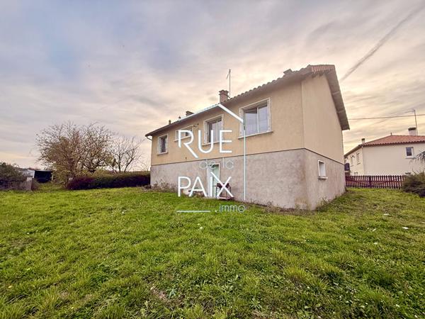 79330 SAINT VARENT Maison à Saint Varent - 90 m2