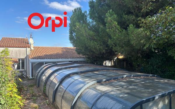 Maison à vendre    6 pièces •  Saint-Agnant