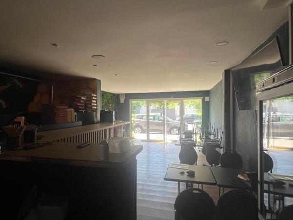 Local situé dans le centre-ville de Saint Nazaire