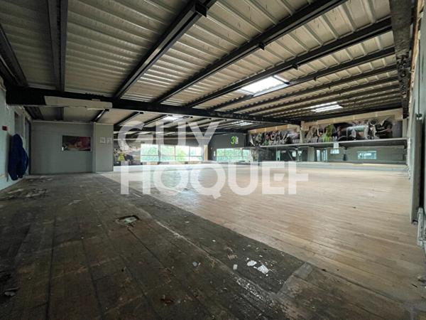 Local d'Activité Idéalement situé - Divisible.