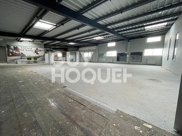 Local d'Activité Idéalement situé - Divisible.