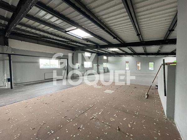 Local d'Activité Idéalement situé - Divisible.