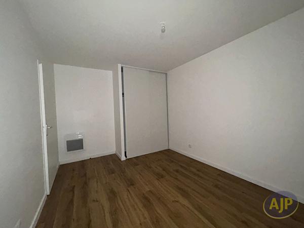 Appartement à louer Cholet : 2 pièces, 43m² avec 1 chambre(s) à 604€ - AJP Immobilier Cholet