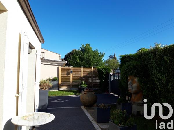 Maison 5 pièces de 108 m² à Semussac (17120)